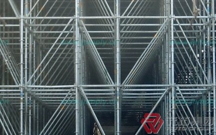 盤扣式腳手架配件、立桿的使用