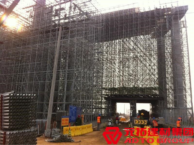 盤扣式腳手架相比傳統(tǒng)式腳手架有哪些優(yōu)勢(shì)？